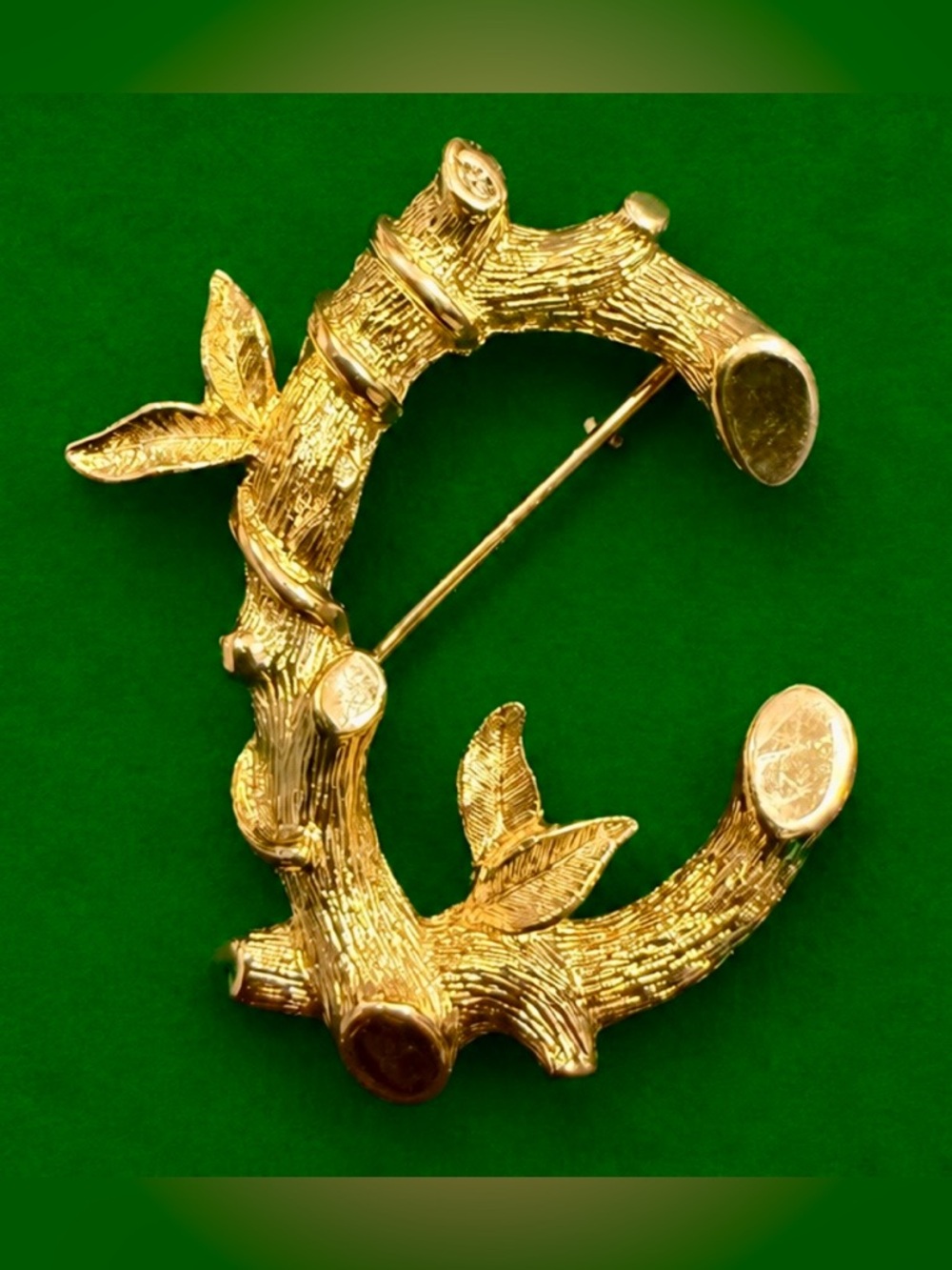 Vintage 1964 Sarah Coventry Initial C Brooch Pin Gold Tone Branch Leaf Monogram